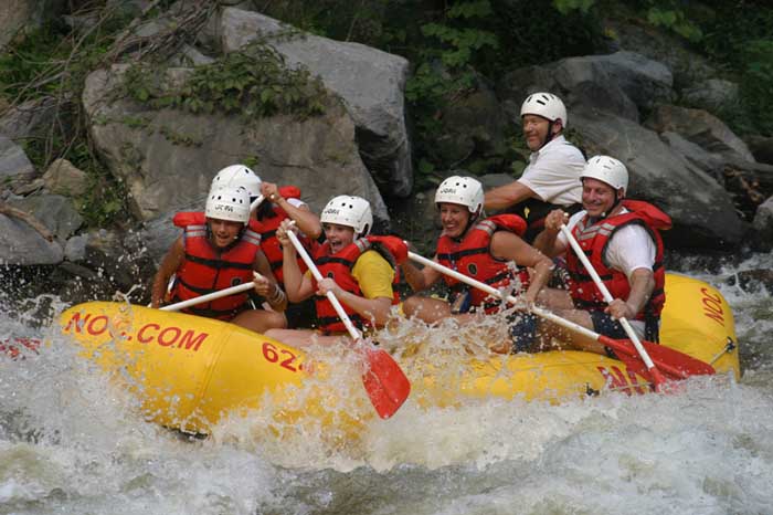 White Water Rafting – An Adventurous Thing to do in Pigeon Forge