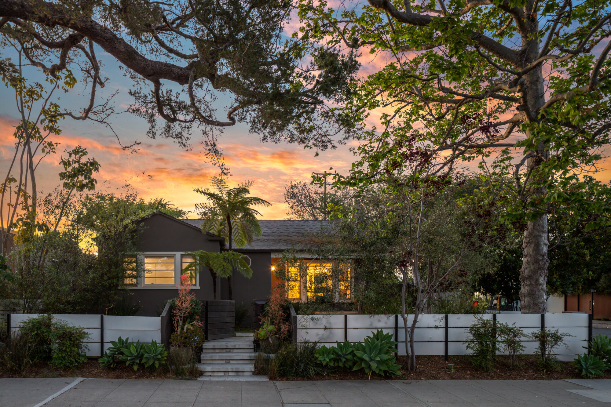 Pardee_Properties_1741_Pier_Ave_LA_CA Pardee_Properties_1741_Pier_Ave_LA_CA