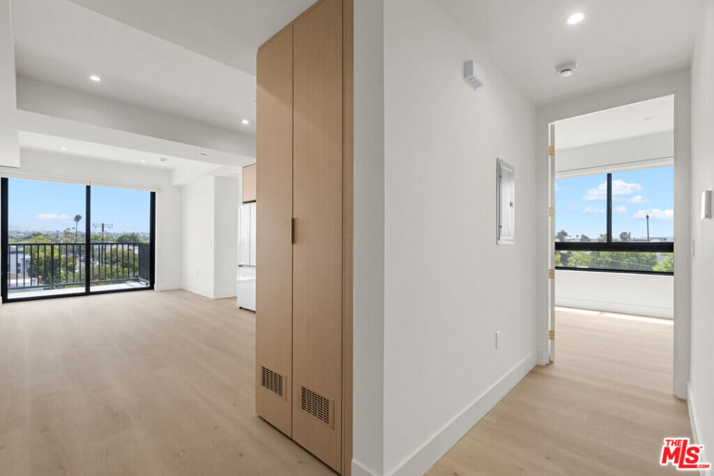 1808 Lincoln Blvd #413