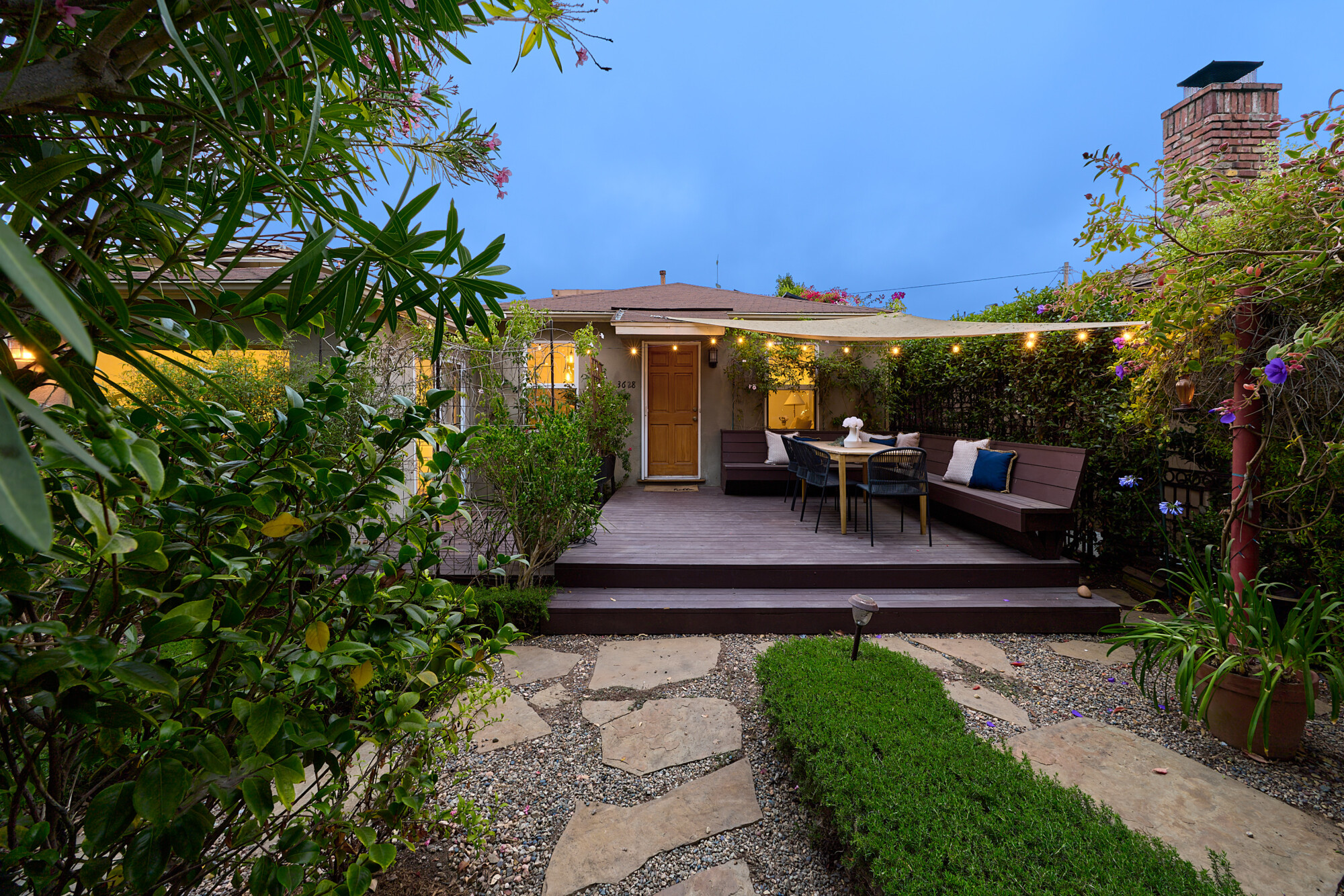 3628 Rosewood Ave - N68